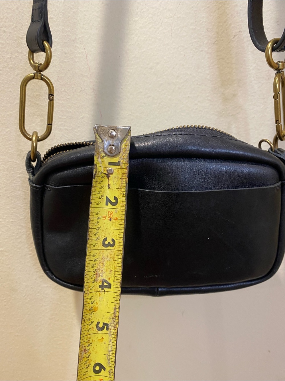 MADEWELL Carabiner  Classic Black Leather Crossbody Bag - Adjustable Strap - Picture 13 of 13